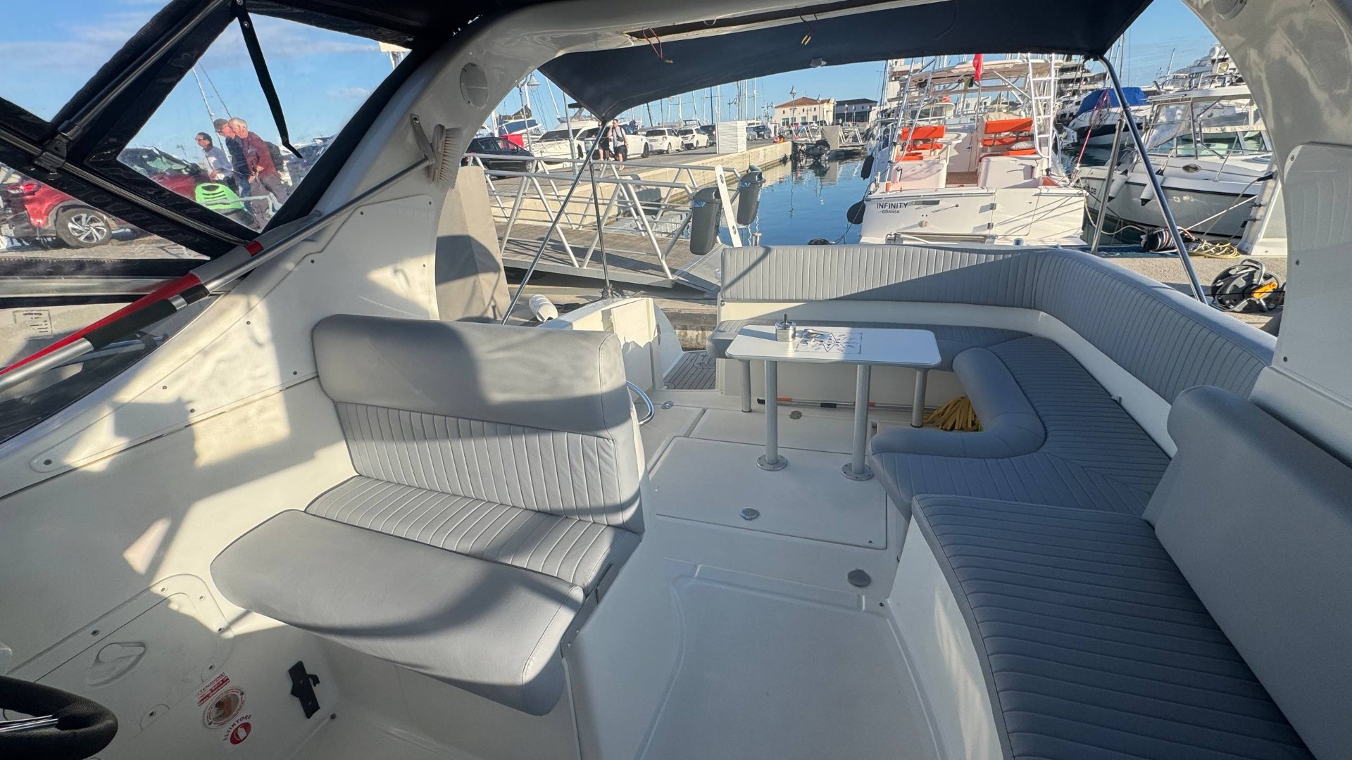 Saver 330 aft cockpit