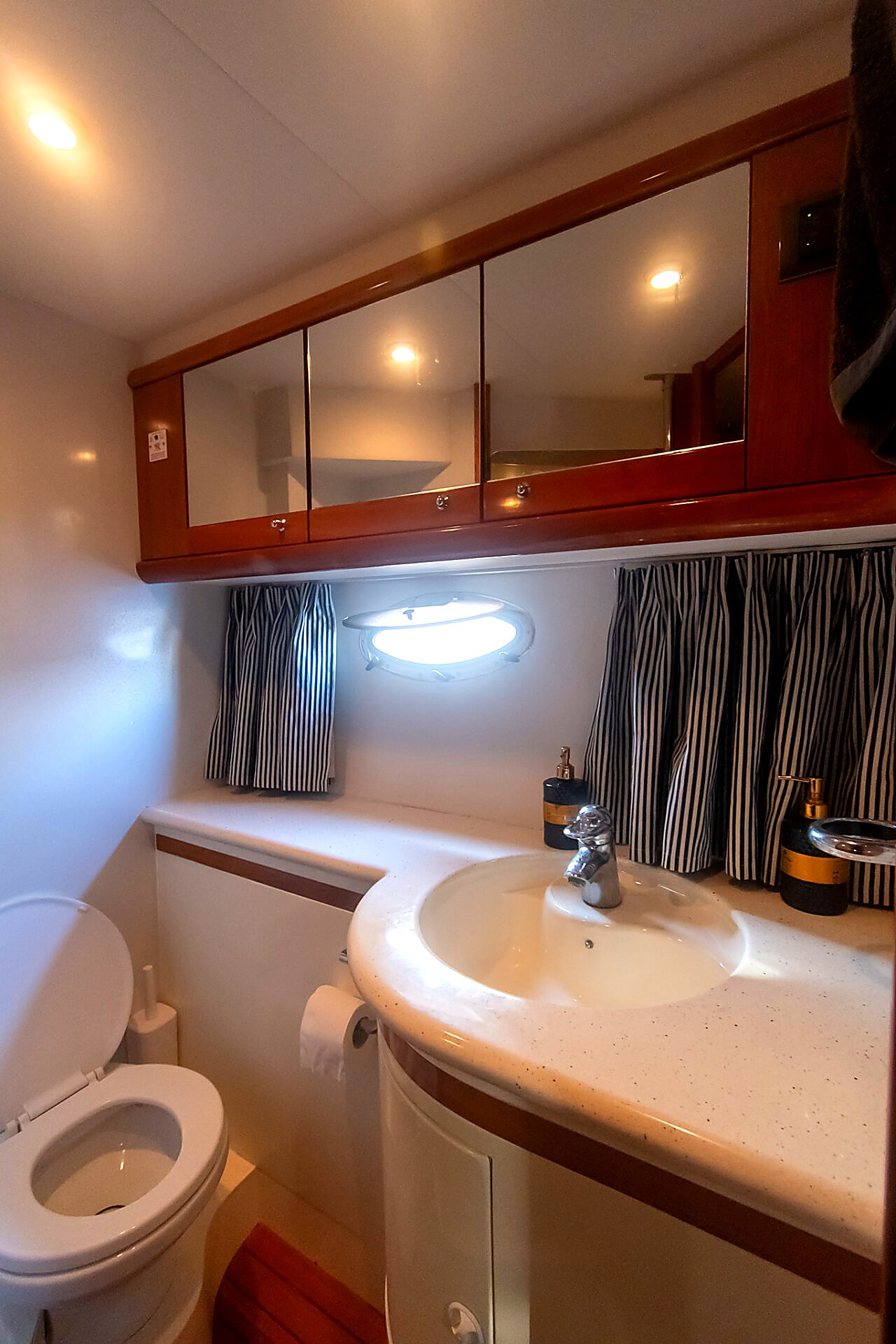 Sunseeker 50 swim platform