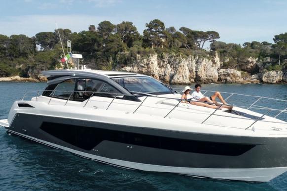 Azimut 51 sun pad