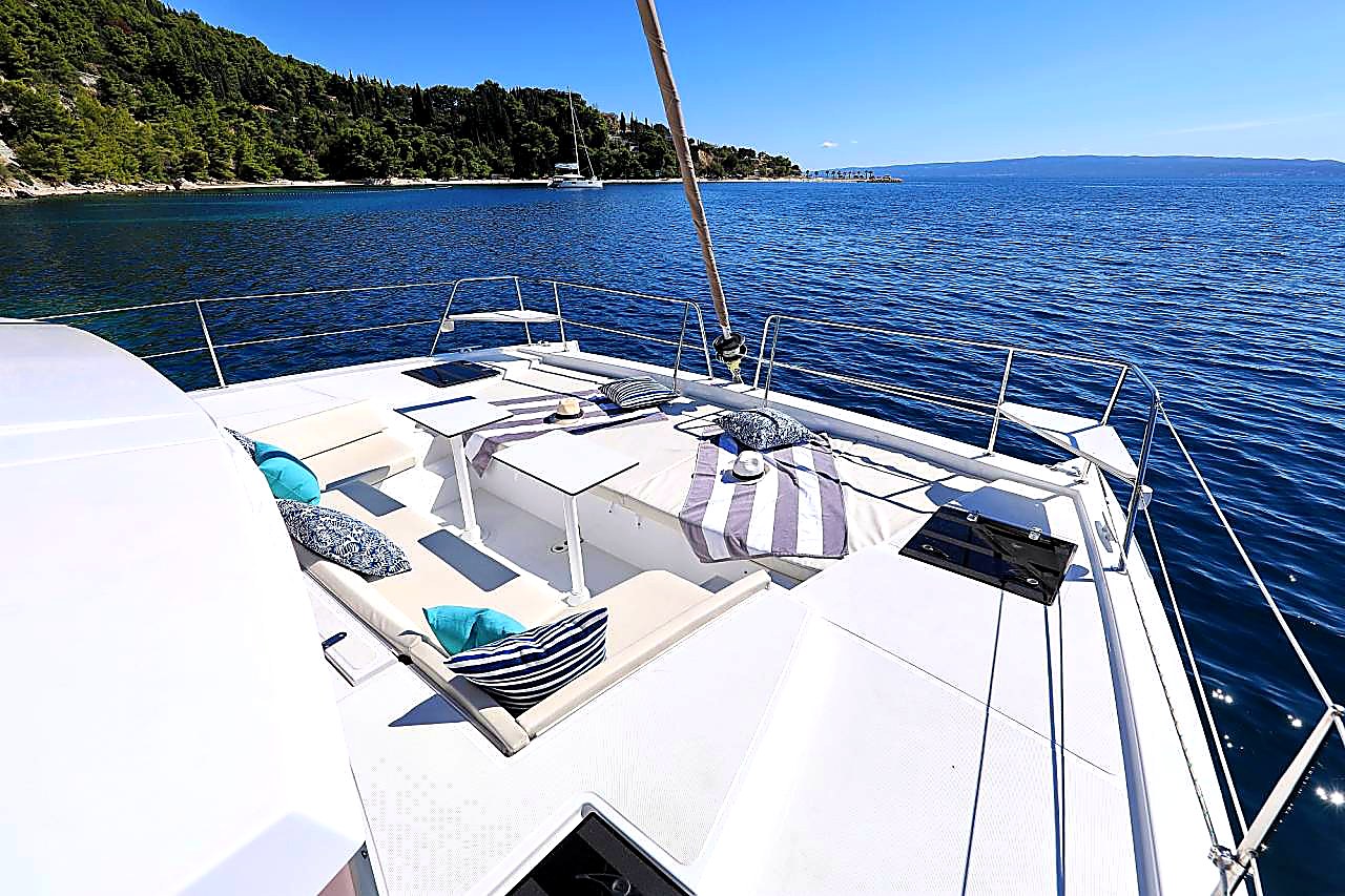 Bali 4.1 flybridge